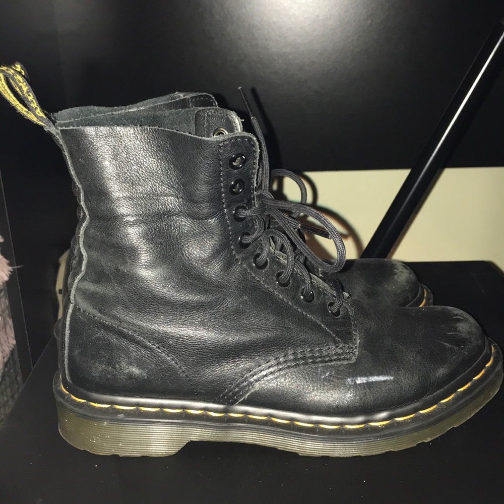 Dr. Martens Pascal 8-Eye Boots